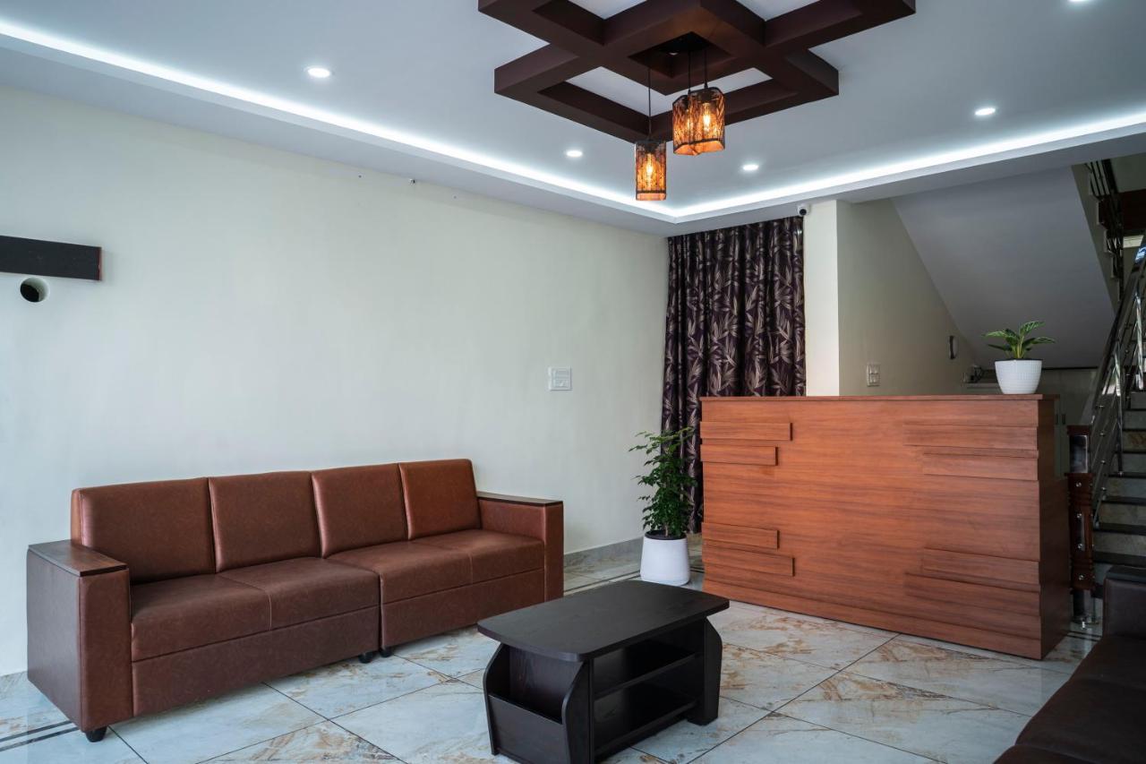 فندق Aldora Airport Residency نيدومباسيري المظهر الخارجي الصورة