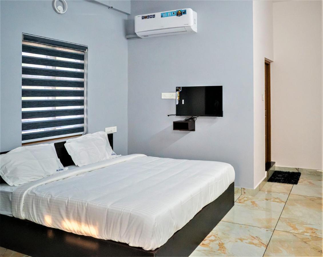 فندق Aldora Airport Residency نيدومباسيري المظهر الخارجي الصورة