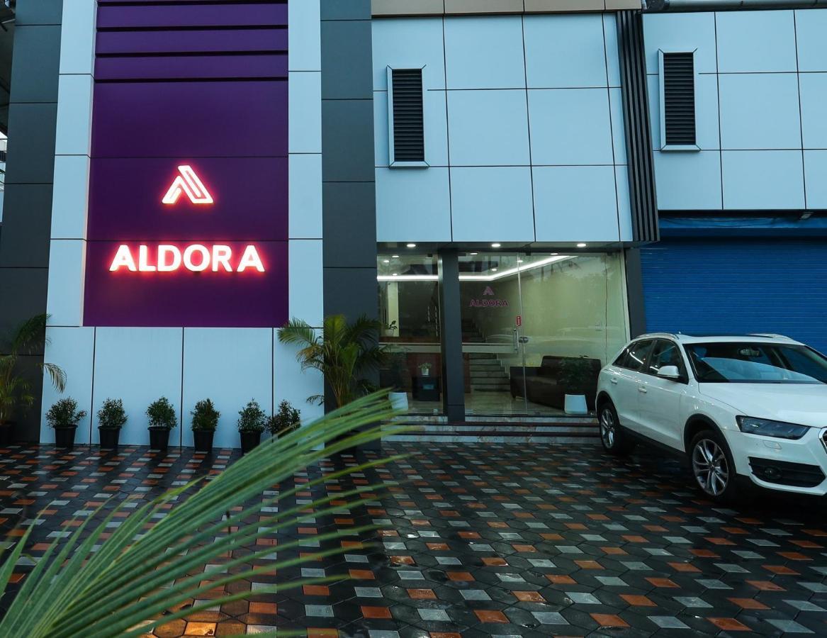 فندق Aldora Airport Residency نيدومباسيري المظهر الخارجي الصورة