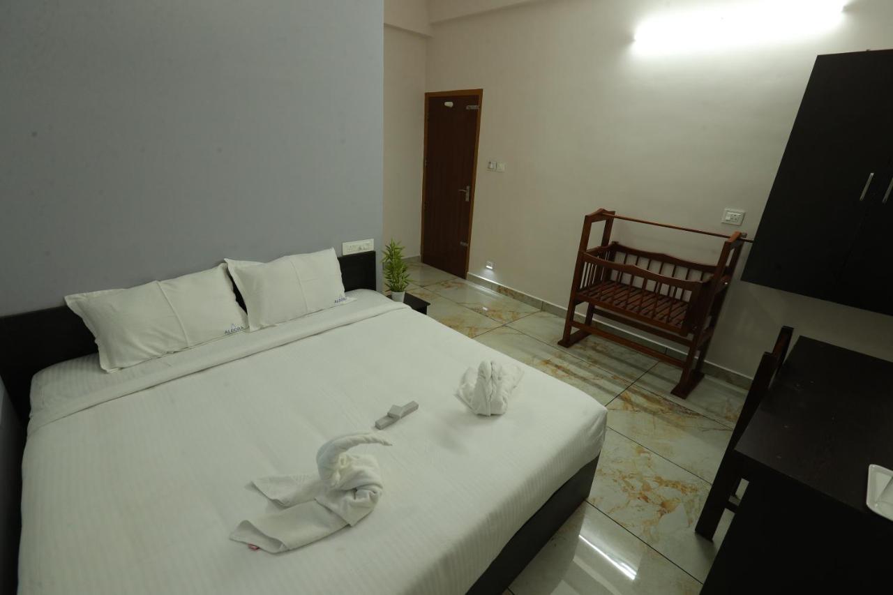 فندق Aldora Airport Residency نيدومباسيري المظهر الخارجي الصورة
