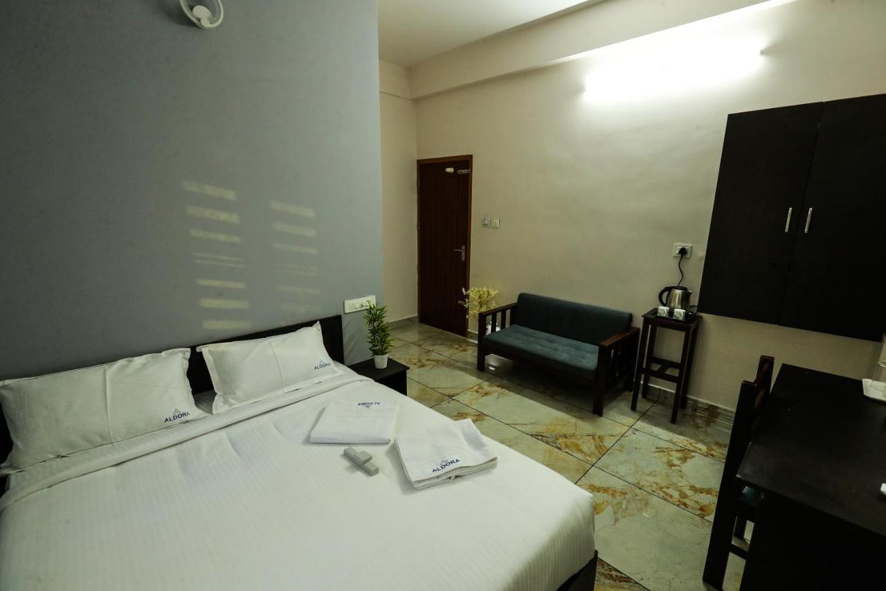 فندق Aldora Airport Residency نيدومباسيري المظهر الخارجي الصورة