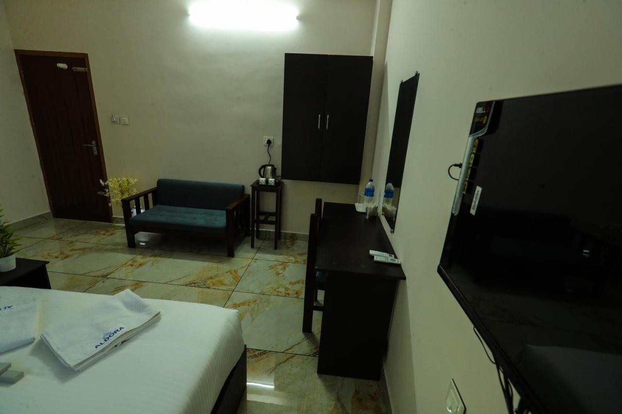 فندق Aldora Airport Residency نيدومباسيري المظهر الخارجي الصورة