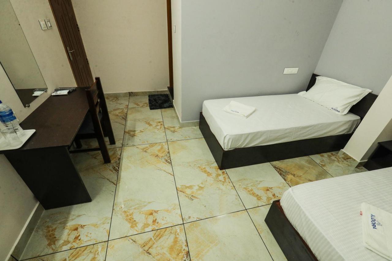 فندق Aldora Airport Residency نيدومباسيري المظهر الخارجي الصورة