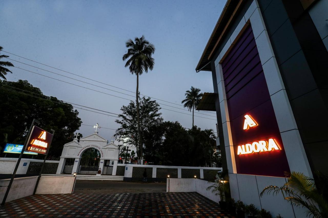 فندق Aldora Airport Residency نيدومباسيري المظهر الخارجي الصورة